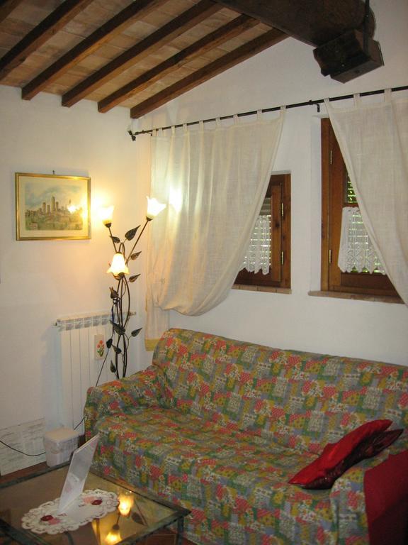 La Capanna Di Sovestro Hotel San Gimignano Ruang foto