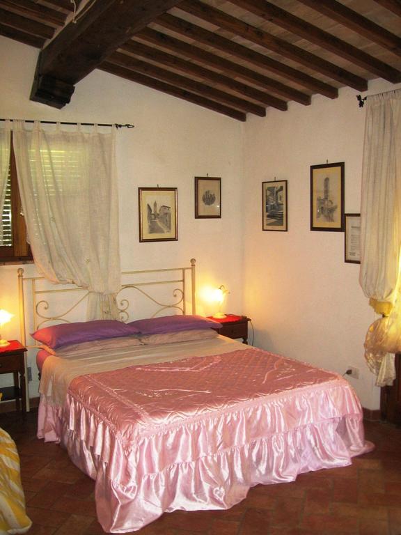 La Capanna Di Sovestro Hotel San Gimignano Ruang foto