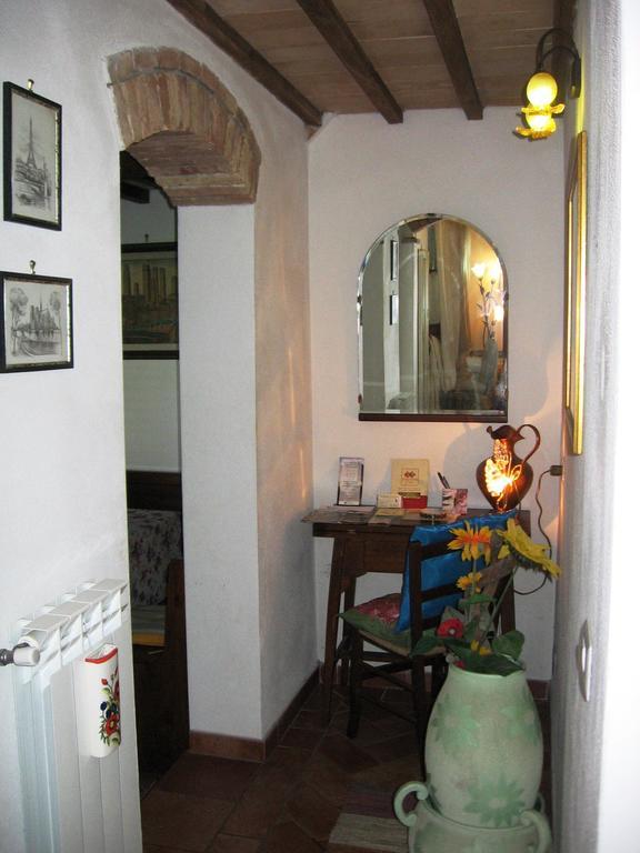 La Capanna Di Sovestro Hotel San Gimignano Ruang foto